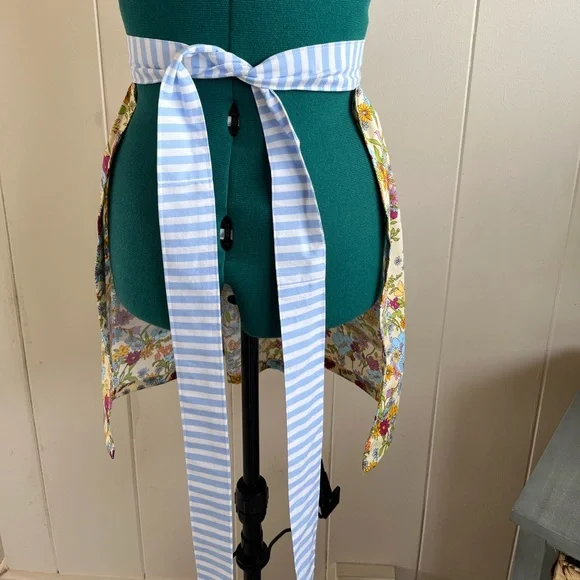 Retro style half apron - Picture 5 of 6